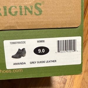 Almost new! Earth Origins Charcoal Suede Women's ankle boot